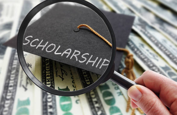 Social Media to Win Scholarships